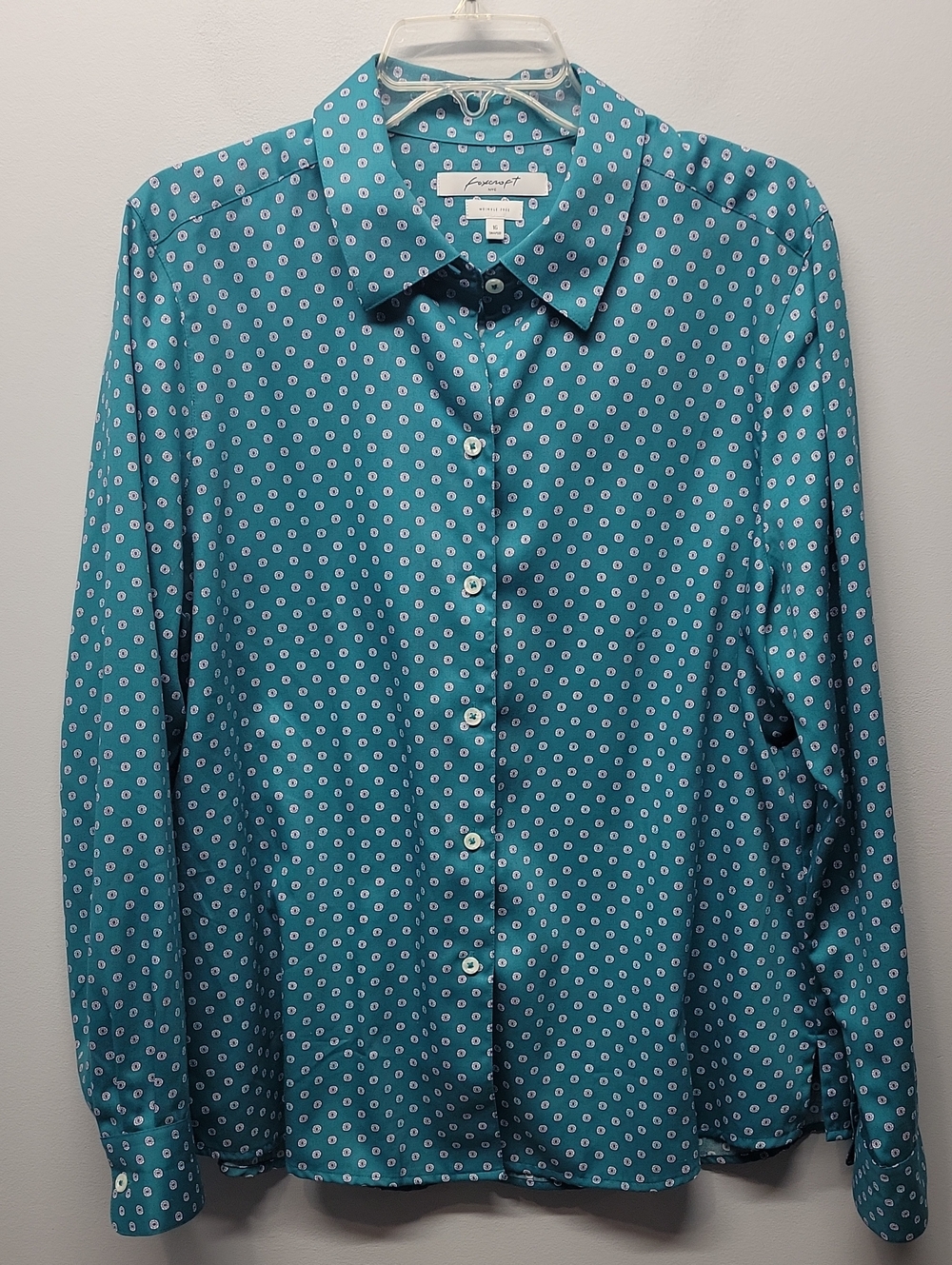 Foxcroft wrinkle free shaped button up shirt size 16
